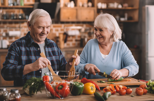 Alimentação saudável: qual a importância para os idosos?